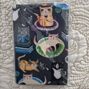 Cat compact mirror